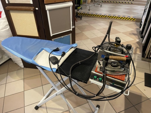 Stacja parowa Rotondi Mini 9 z żelazkiem przemysłowym i deską